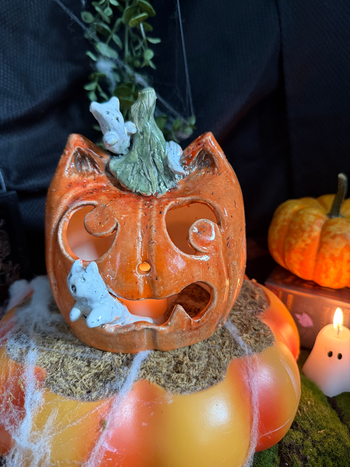 Cat pumpkin with ghosts