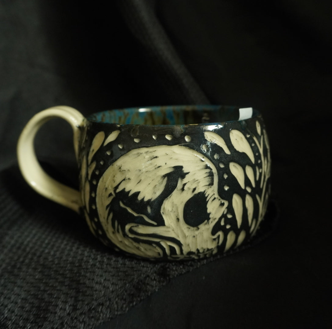Wide Skull Mug with Death moth Or Luna
