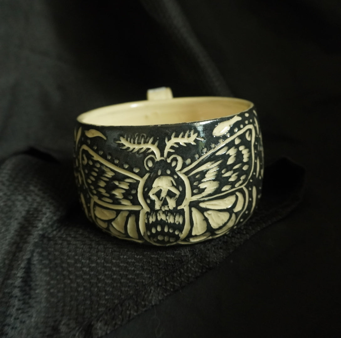 Wide Skull Mug with Death moth Or Luna