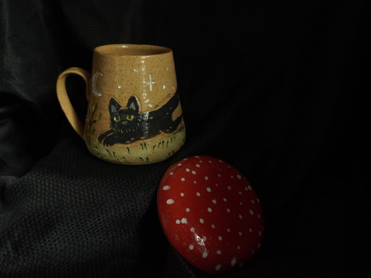 Mushroom Cat Mug with Lid